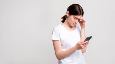 çevrimiçi çatışma olumsuz cep telefonu kadın telefonu