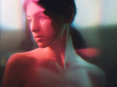 sanat portresi kadınsı güzellik hayal gibi kadın bokeh