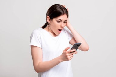 Şaşırtıcı kadın portresi. Özel teklif akıllı telefon.