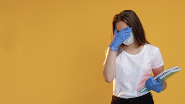 Quarantaine thuis onderwijs bang student masker set 3 — Stockvideo