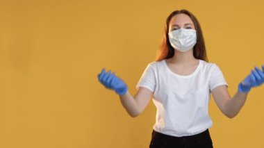 Aşk sinyali. Yardım sever kadın. Hava öpücüğü.