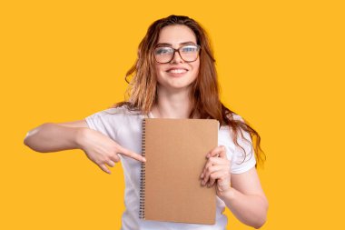 İş koçluğu stratejisi planlama zeki kadın