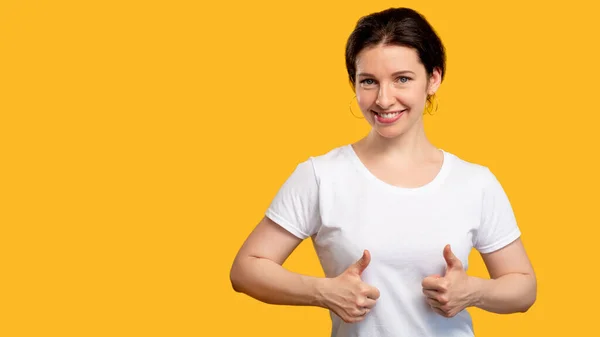 Como gesto buen trabajo feliz mujer apoyo — Foto de Stock