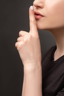 Sessiz ol bayan gizli kadın şşş parmak dudaklar
