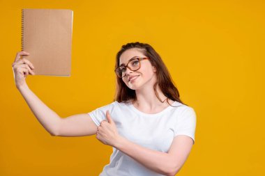 memnun iş kadını gibi başarılı proje gibi