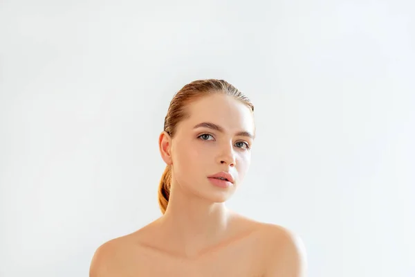 Skin treatment plastic surgery woman nude makeup — Stock Photo, Image