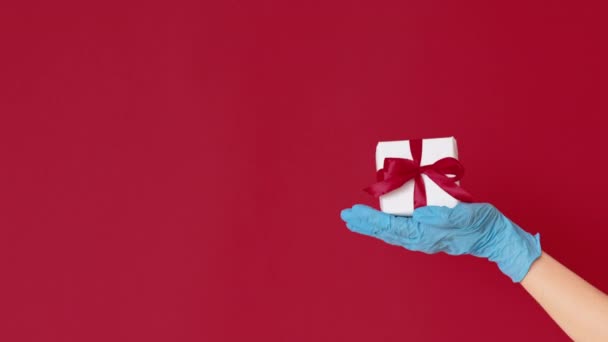 Пандемичный рождественский сюрприз гигиена доставки подарков — стоковое видео
