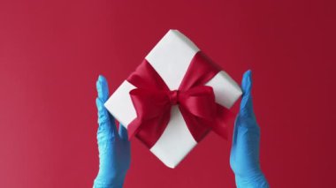 Pandemik sürpriz Coronavirus bayram hediyeleri elleri