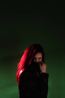 gece portresi kadın gizemli romantik sır