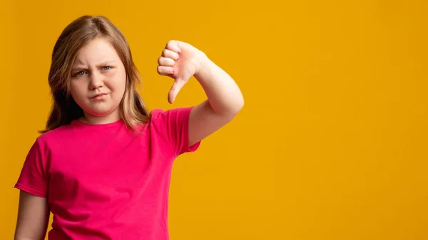 Dislike gesture disappointed child wrong choice — Stock Photo, Image