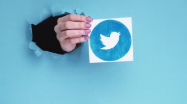 Twitter simgesi mobil uygulama blogcusu el atılımı