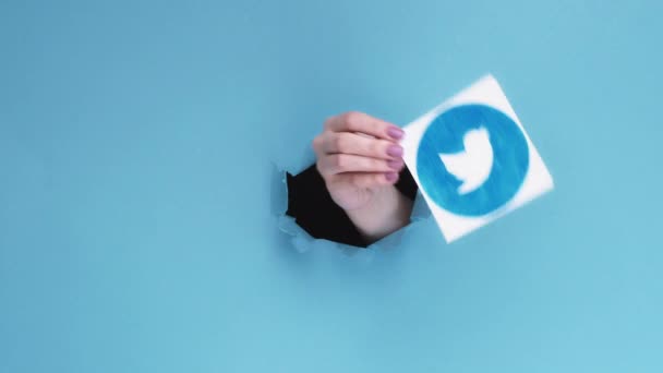 Twitter ikona sociální síť vliv ruční díra — Stock video