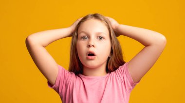 Kafası karışmış çocuk sorunu anksiyete reaksiyonu kızım.