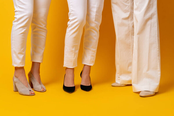 женский образ жизни уверенность в себе богатство успех