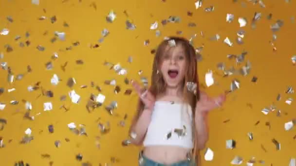 Feliz cumpleaños chica fiesta alegría diversión celebración — Vídeos de Stock