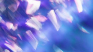 Parlayan parçacıklar. Odaklanamayan yansıtıcı parçalar. Parlak göz kamaştırıcı mercek kıvılcımları mavi mor renkte parıldıyor yaratıcı ışık soyut arka planda.