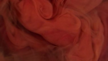 Parlak doku. Duman suyu. Soyut ruhani akrilik zemin üzerinde yüzen sarı renkli dumanlı boya kimyasalı..