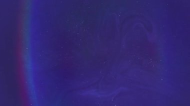 Floresan mürekkep akışı. Boyayı yayıyorum. Soyut akrilik sanat arka planında yüzen odaksız mavi neon kırmızısı simli gökkuşağı su damlası.