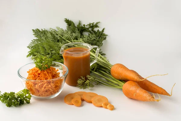 The composition of carrots, carrot juice, curly parsley and ingredients
