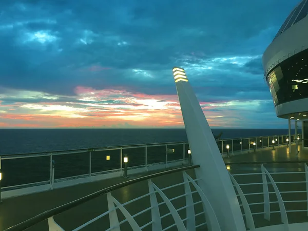 Abend Sonnenuntergang Mit Blick Auf Das Meer — Stockfoto