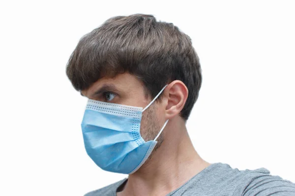 Man Met Het Masker Bescherming Tegen Het Coronavirus Een Man — Stockfoto