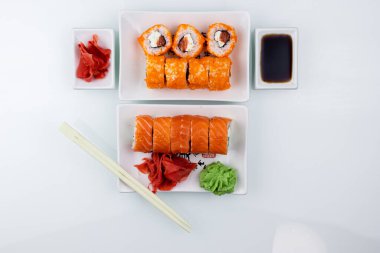 Philadelphia usulü somon ve krem peynir.