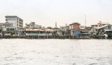 Bangkok 'taki Riverside Topluluğu Chao Phraya Nehri