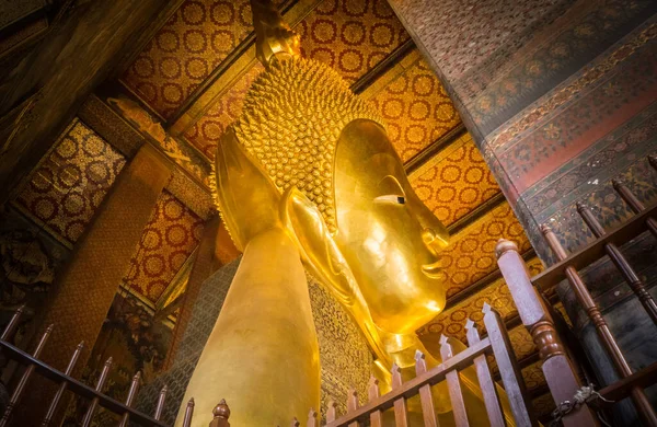 Buda 'nın Tapınağı' nda Buda 'nın altın heykeli, Wat Pho, Bangkok, Tayland,