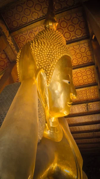 Buda 'nın Tapınağı' nda Buda 'nın altın heykeli, Wat Pho, Bangkok, Tayland,