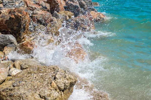 Güzel dalgalar deniz. Ege Denizi