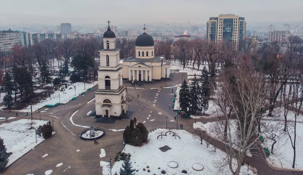Katedra w centrum Kiszyniowa, panoramiczny widok z lotu ptaka. Moldo — Zdjęcie stockowe