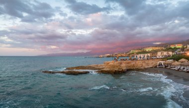 Bulutlu bir günde deniz. Girit Adası, Yunanistan,Haziran 2018