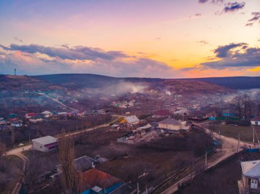 Güzel gün batımı köyü, Havadan görünüm, Moldova 2019