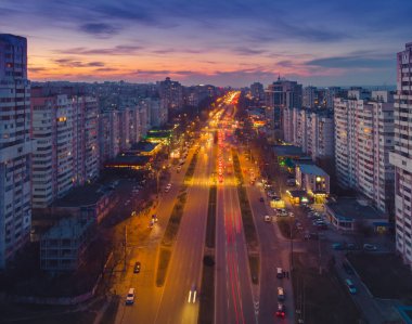 Güzel bir gece şehri. Chisinau şehrinin kapıları, Moldova