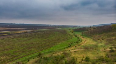 İlkbaharda ülke manzarası. Havadan görünüm. Moldova,2019