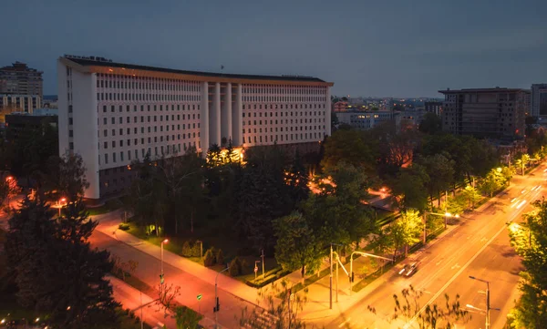 Başkanlık binası ile Chisinau şehrinin havadan insansız hava aracı görünümü ve 