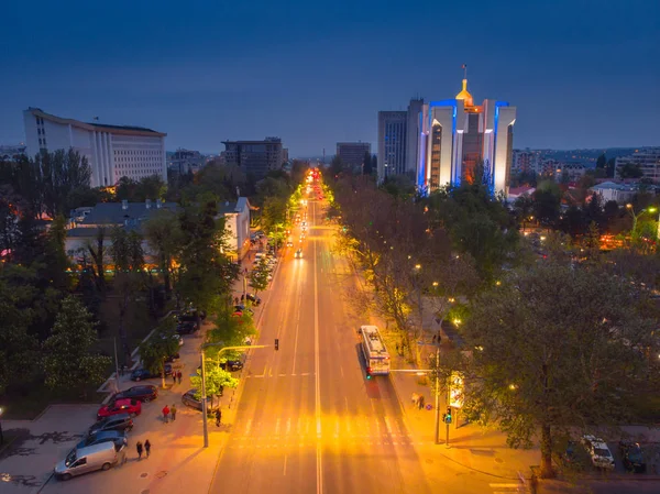 Widok z lotu ptaka na miasto Kiszyniów z budynkiem prezydencji i — Zdjęcie stockowe