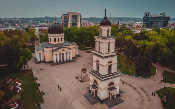 Widok z lotu ptaka mołdawskiego Kościoła Prawosławnego w Central ch — Zdjęcie stockowe