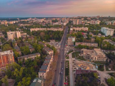 Chisinau City'de merkezin havadan çekilmiş fotoğrafı. Başkanlık Sarayı ve 