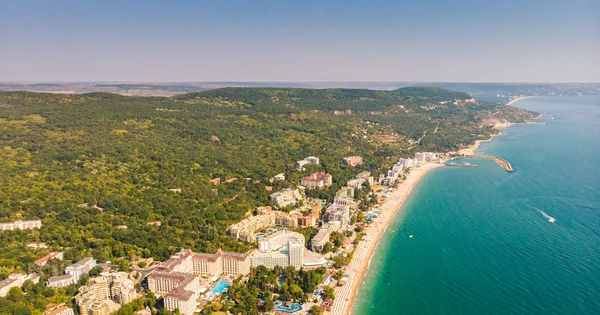 Панорамный вид на пляж Варны на Черном море в Болгарии. 2019 год — стоковое фото