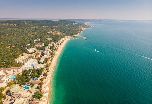 Bulgaristan'da Karadeniz'de Varna plajıpanoramik görünümü. 2019