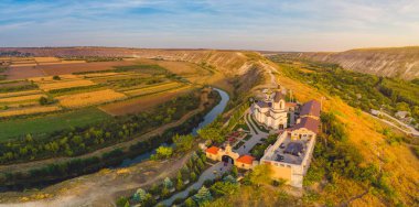 Moldova Cumhuriyeti'ndeki Eski Orhei Manastırı. Havadan görünüm