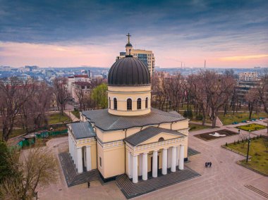Chisinau, Moldova Cumhuriyeti 'nin başkenti, 2020. İHA 'dan Chisinau Metropolitan Central Park' ın hava görüntüsü.