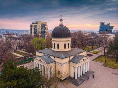 Chisinau, Moldova Cumhuriyeti 'nin başkenti, 2020. İHA 'dan Chisinau Metropolitan Central Park' ın hava görüntüsü.