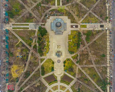 Chisinau Metropolitan Central Park 'ın insansız hava aracı görüntüsü. Moldova 2020