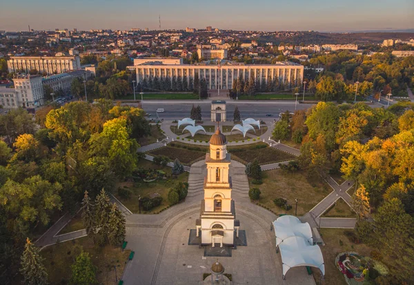 Arco Triunfo Edifício Governo Chisinau Moldávia 2020 Vista Aérea — Fotografia de Stock