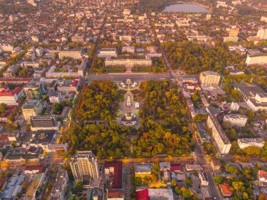 Chisinau, Moldova 'daki Zafer Başı ve Hükümet Binası, 2020. Hava görünümü