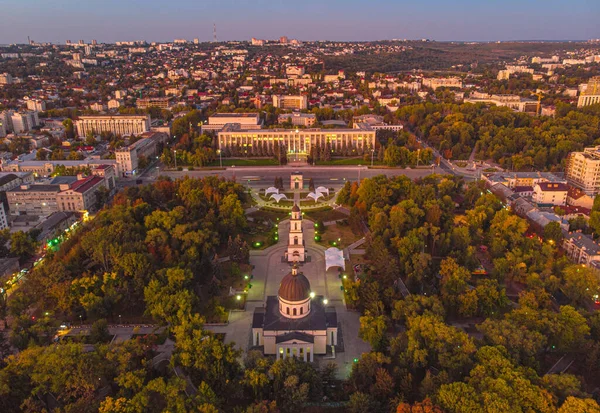 Łuk Triumfalny Budynek Rządu Środkowym Kiszyniowie Mołdawia 2020 Widok Lotu — Zdjęcie stockowe