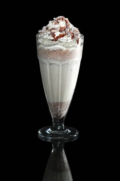 Milkshake Καραμέλα Καλοκαιρινά Σας Cocktail Απομονώνονται Μαύρο — Φωτογραφία Αρχείου