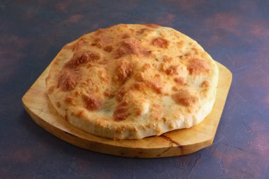 Pişmiş istiridye Bannock ile kaplı